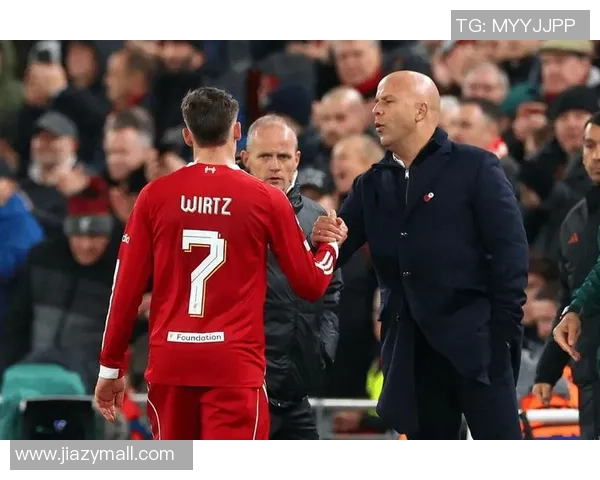 世界杯精彩对决那不勒斯大胜利物浦红牌事件引发热议与转会传闻