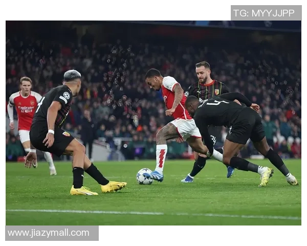 曼联4-0战胜皇马绝杀瞬间解析全场战术布局与精彩瞬间回顾