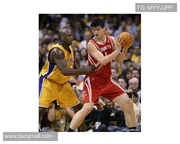 马布里与姚明的巅峰对决：篮球传奇的荣耀与激情碰撞