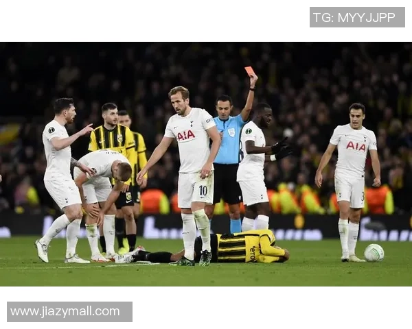 欧联杯激战巴萨凭借红牌风波以1-0战胜曼联全场精彩集锦回顾