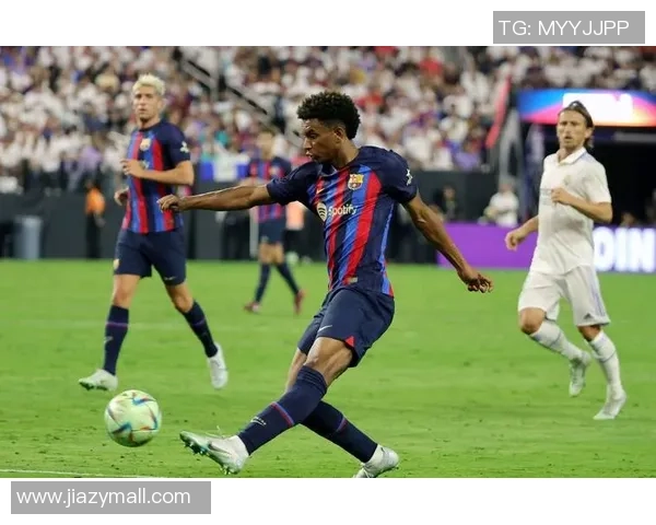 巴萨逆转热刺6-2精彩瞬间引发全场狂欢转会传闻再起