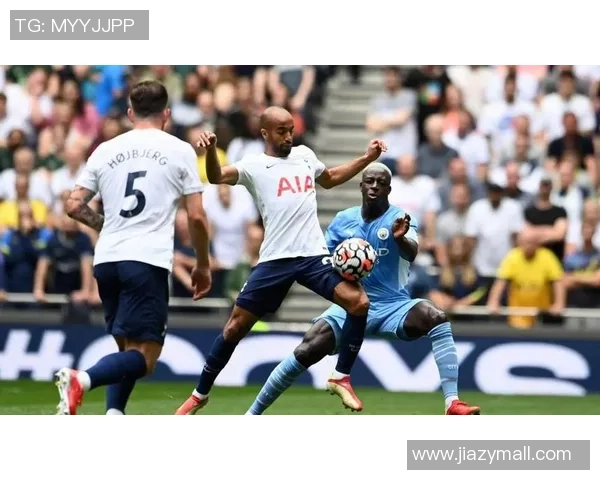 英超激战：波尔图逆转那不勒斯全场沸腾精彩瞬间解析